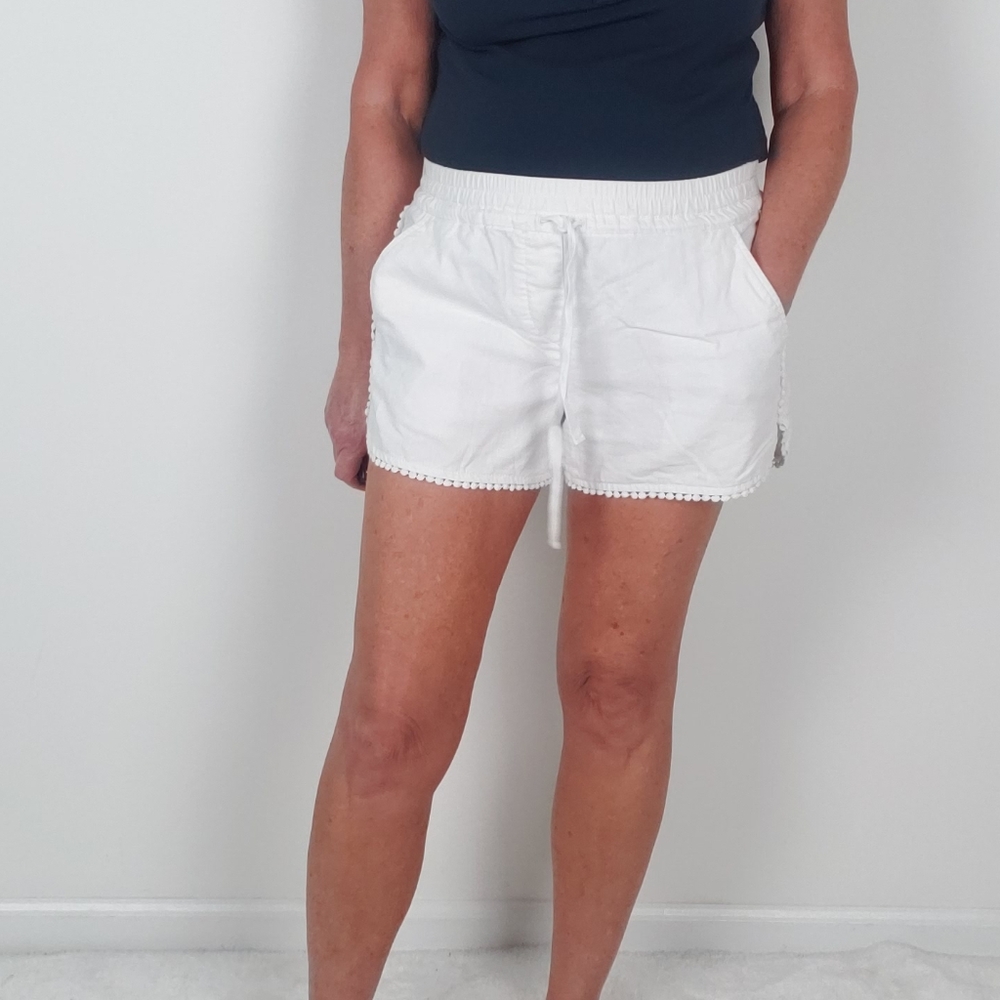 LOFT Ann Taylor running short Off white size XS